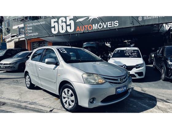 TOYOTA ETIOS 1.3 XS 16V FLEX 4P MANUAL TOYOTA ETIOS 1.3 XS 16V FLEX 4P MANUAL